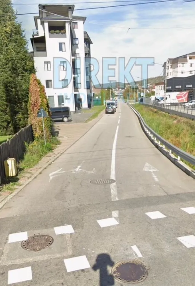 Spatiu comercial , zona Clinica Sanovil - Agentia Direkt Imobiliare propune spre vanzare spatiu comercial in suprafata de 87 mp utili. Imobilul este pozitionat la parterul unui imobil de tip bloc, constructie noua , este compartimentat , racordat la utilitati , dispune de vitrina stradala . Imobilul este inchiriat in prezent si poate fi preluat impreuna cu chiriasii existenti. }}