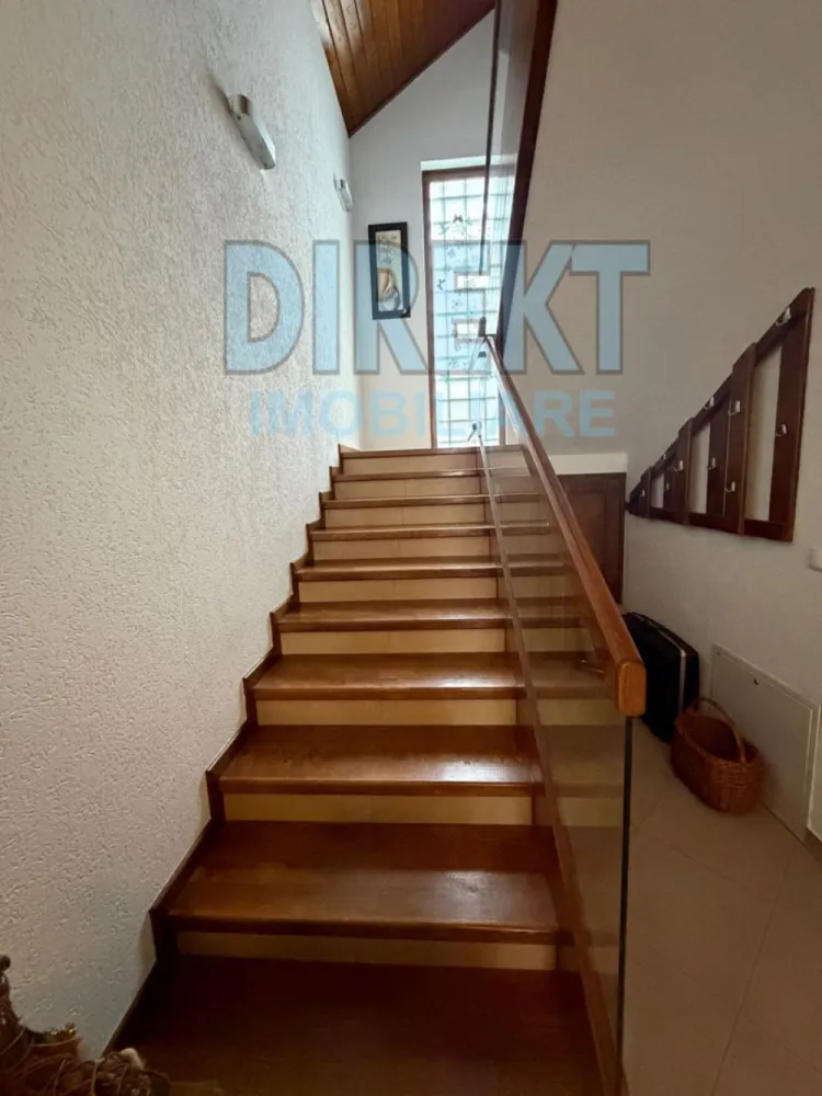 Casa individuala,situata in zona strada Crinilor