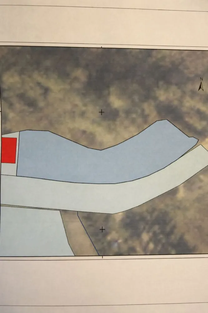 Teren intravilan ,situat pe Strada Ghinzii - Agentia Direkt Imobiliare propune spre vanzare teren intravilan ideal consructie casa . Terenul este pozitionat direct la strada Ghinzii cu o deschidere de 30 ml . Dispune de toate utiliatile la front . inclinatie -plat. I }}