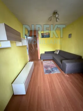 Apartament etaj 2 , zona Stefan cel Mare