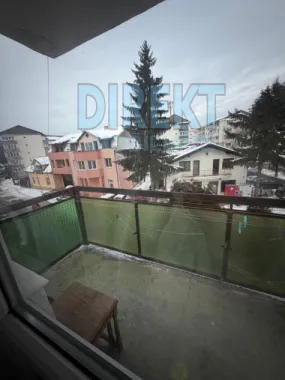 Apartament etaj 2 , zona Stefan cel Mare