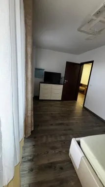 Apartament 3 camere , zona Isu , etaj 3 !