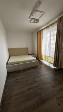Apartament 3 camere , zona Isu , etaj 3 !