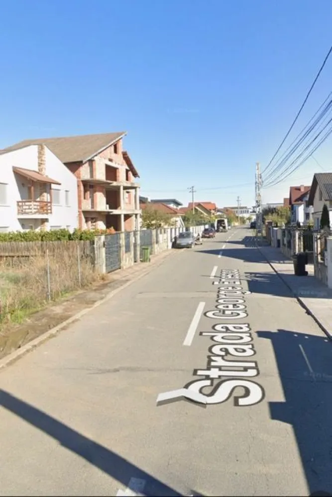 Casa la rosu cu 25 ari teren, zona Dedeman ! - Agentia Direkt Imobiliare propune spre vanzare casa , constructie la rosu P+M+E , situata pe strada George Enescu . Imobilul are o suprafata construita de aprox 568 mp , dispune de toate utilitatile la front stradal , teren aferent intravilan 2500 mp , inclinatie plata . Ideal constructie bloc, casa de locuit , etc . }}