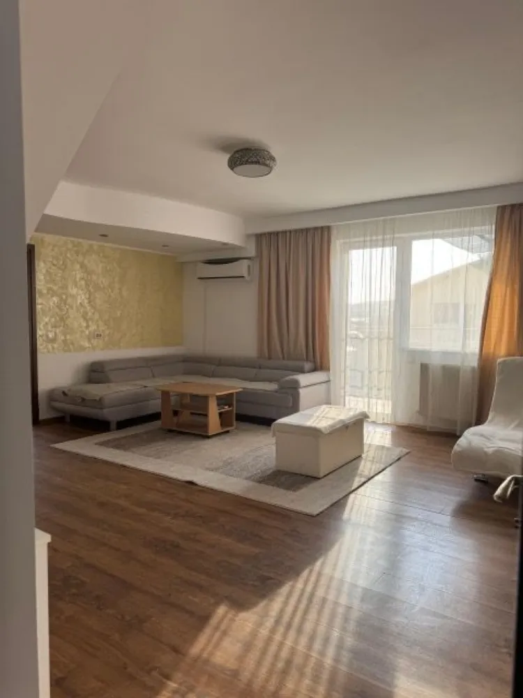 Apartament spațios, 4 camere, 120 mp, etaj 5/5, bloc nou cu lift - Vă oferim spre vânzare un apartament modern, situat la etajul 5 din 5 al unui bloc nou Suprafață utilă: 120 mp Compartimentare: Etaj inferior: living generos, bucătărie spațioasă, dormitor, baie, balcon Etaj superior (acces prin scară interioară): două dormitoare , baie, dressing. Apartamentul beneficiază de o compartimentare practică, ideală pentru o familie, cu spații bine delimitate și luminoase. Scara interioară adaugă un plus de eleganță și funcționalitate. Dispune de 2 locuri de parcare supraterane. Zonă liniștită,zona mall, aproape de facilități (transport, magazine, școli) Ideal ca locuință de familie sau investiție. Pentru mai multe informații sau pentru a programa o vizionare, nu ezitați să ne contactați! }}
