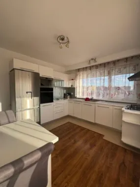 Apartament spațios, 4 camere, 120 mp, etaj 5/5, bloc nou cu lift