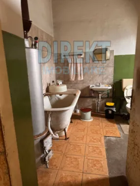 Spatiu comercial + Apartament de locuit