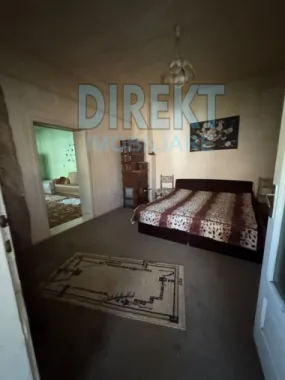 Casa 3 camere , 500 mp teren , zona C.R.Vivu