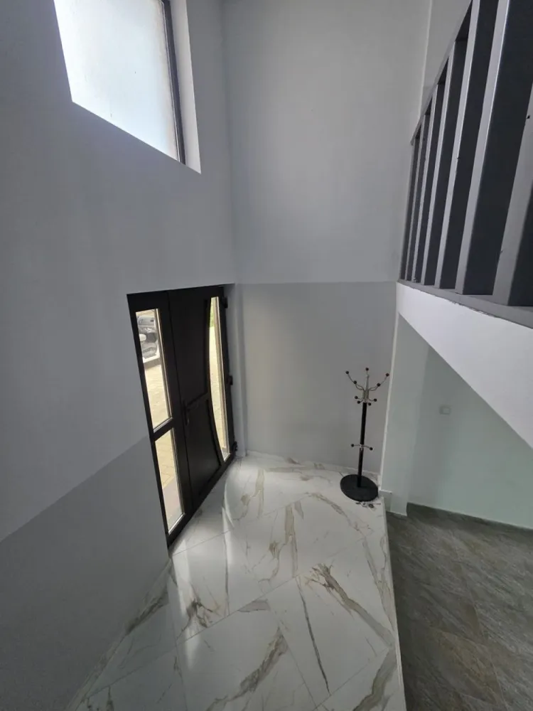 De vanzare hala+teren +2 apartamente la doar 7 km Bistrita