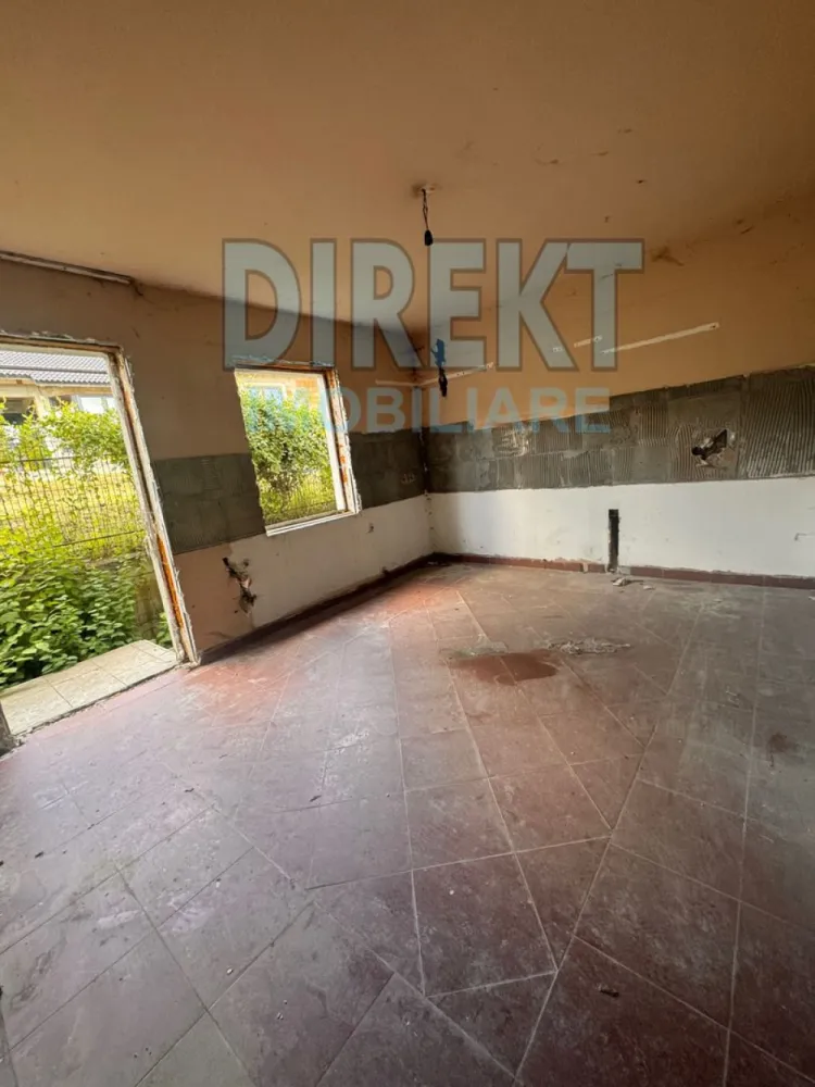 Casa individuala , cu piscina interioara , zona Strada Valea Budacului