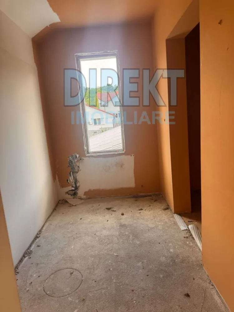 Casa individuala , cu piscina interioara , zona Strada Valea Budacului