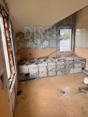 Casa individuala , cu piscina interioara , zona Strada Valea Budacului