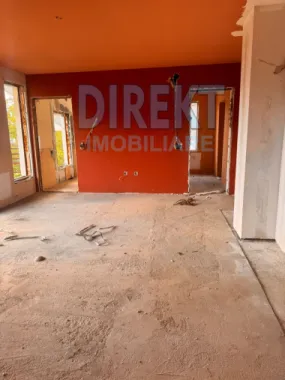 Casa individuala , cu piscina interioara , zona Strada Valea Budacului