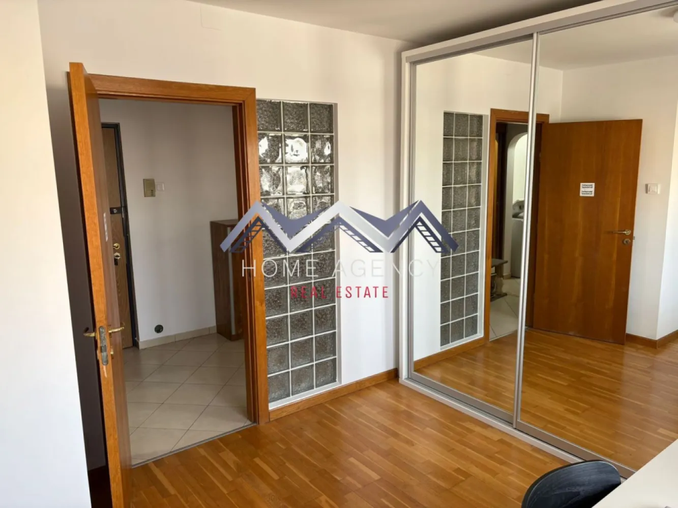 Apartament 3 camere lângă metrou - Str. Ileana Cosânzeana, parc Sebastian