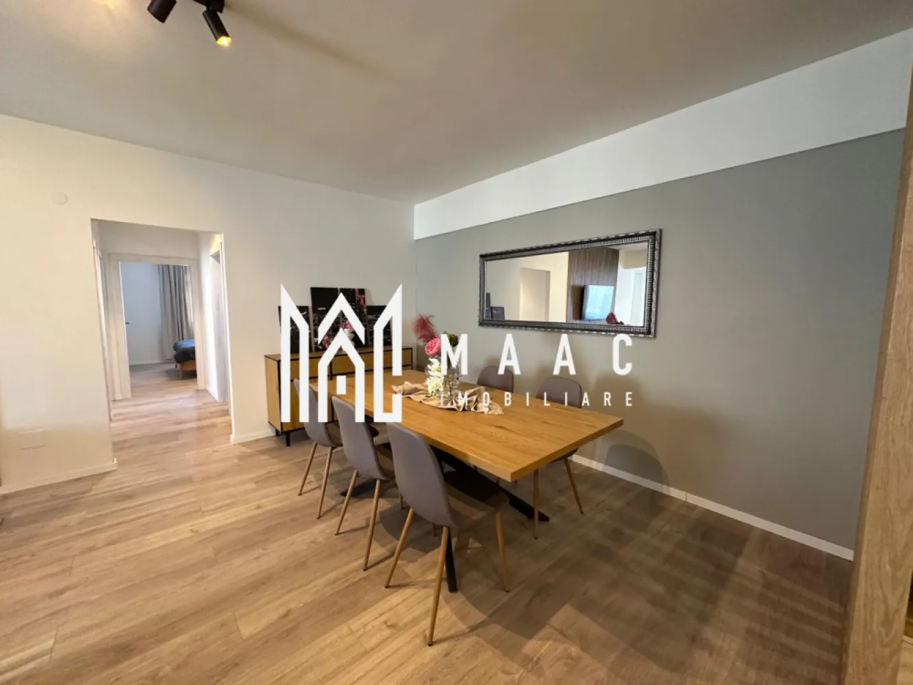 Apartament 3 camere I Etaj 2 I Modern I Balcon I Central