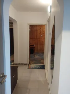 BRASADAS inchiriaza ap 3 cam etaj 8/10 Bld. Timisoara.