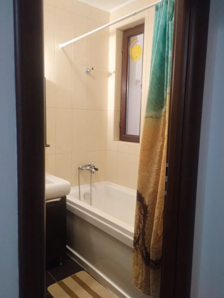 BRASADAS inchiriaza ap 3 cam etaj 8/10 Bld. Timisoara.