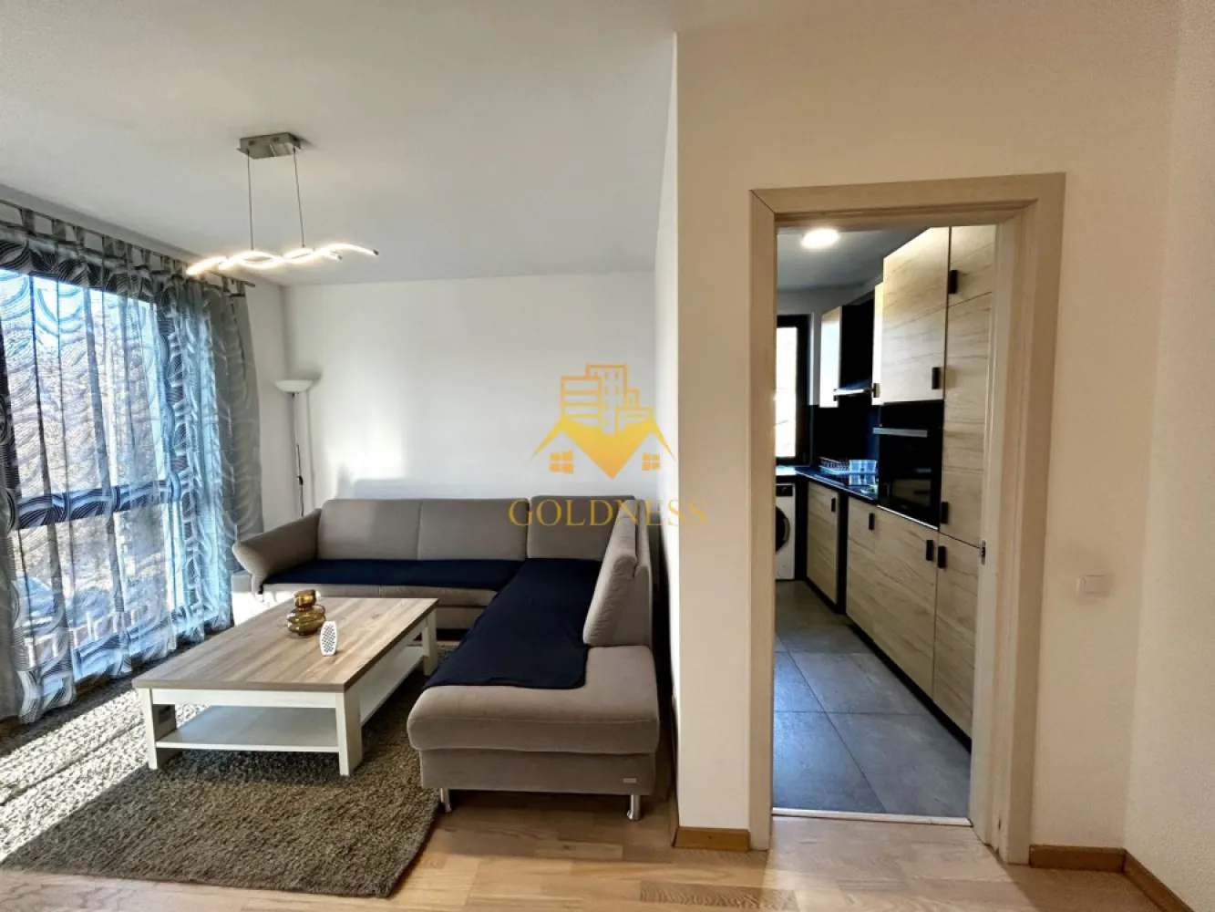 3 camere decomandate, Modern, Parcare, curte, Pet Friendly, Manastur - GOLDNESS Imobiliare vă propune spre închiriere un apartament cu 3 camere, complet mobilat și utilat, la etejul 1 într-o casa/vila, în Cartierul Manastur, Str. Aleea Porumbelelor. Dispune de doua locuri de parcare. Apartamentul este compartimentat astfel: -2 dormitoare cu pat matrimonial si canapea extensibila, dressing - living modern cu canapea extensibilă, loc de servit masa -bucatarie complet utilata, loc de servit masa - baie cu cabina de dus, calorifer port prosop inox și dulap pentru depozitare. - doua balcoane de 7 mp si 4 mp - curte de 20 mp. Imobilul este dotat cu toate cele necesare- centrală proprie, mașină de spălat haine, frigider, plită electrică, hotă, etc. Se află în apropierea stațiilor de transport în comun, magazine, restaurante, spații verzi, farmacii, etc. Dacă sunteți interesați de acest apartament și doriți să îl vizionați, dar și pentru alte oferte sau detalii nu ezitați să ne contactați telefonic sau prin e-mail. Vă stăm la dispoziție! Pentru intermediere se percepe un comision de 50% din prețul chiriei! }}