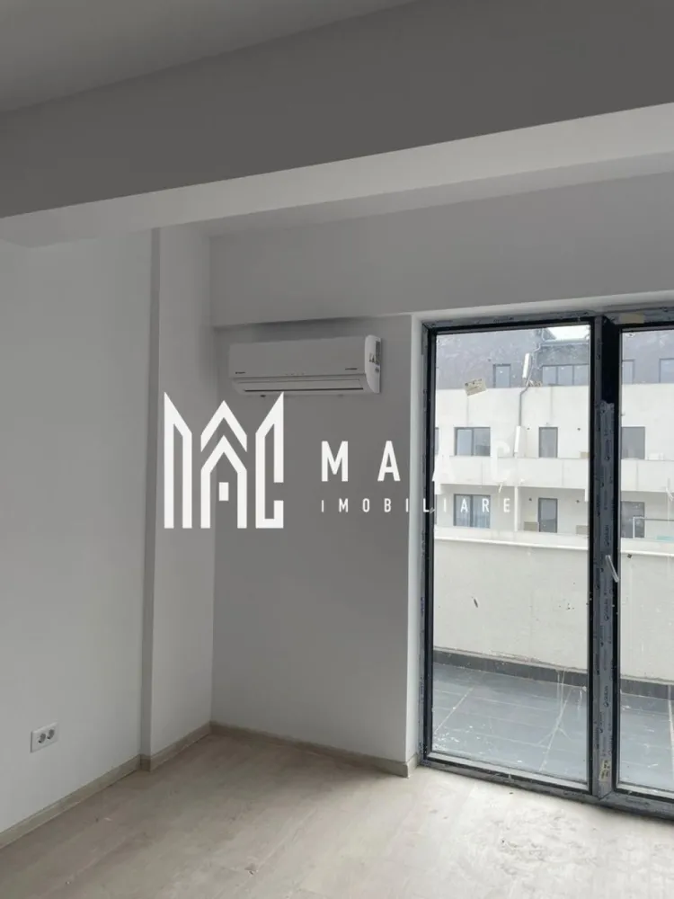 Apartament 2 camere | etaj2 | Dem. Radulescu| 70mp - MAAC IMOBILIARE vă propune spre vânzare un apartament modern cu 2 camere, decomandat, situat pe Bulevardul Dem Rădulescu din Râmnicu Vâlcea, într-un imobil nou, construit la standarde ridicate de calitate. Locuința are o suprafață utilă de 70,16 mp și este compartimentată eficient, oferind confort și funcționalitate. Apartamentul dispune de 2 balcoane, ideale pentru relaxare și pentru un plus de lumină naturală. Imobilul face parte dintr-un bloc modern cu regim de înălțime D+P+3, construit pe cadre din fier-beton, cu zidărie Porotherm de 30 cm și izolație exterioară de 10 cm, finisată cu tencuială decorativă. Construcția beneficiază de parcări private și este proiectată pentru un stil de viață confortabil și sigur. Apartamentul se predă finisat la cheie, cu materiale și dotări de calitate: -centrală termică proprie; -aer condiționat; -ferestre mari cu geam termopan de calitate; -gresie, faianță și parchet de proveniență Italia; -aparataj electric modular (tablou electric, prize și întrerupătoare); -corpuri sanitare complete; -ușă metalică la intrare și uși interioare din MDF. Proprietatea este ideală atât pentru locuire personală, cât și pentru investiție, fiind amplasată într-o zonă modernă și în continuă dezvoltare a orașului. Pentru mai multe informații sau programarea unei vizionări, echipa MAAC IMOBILIARE vă stă cu plăcere la dispoziție. CP2957180 }}