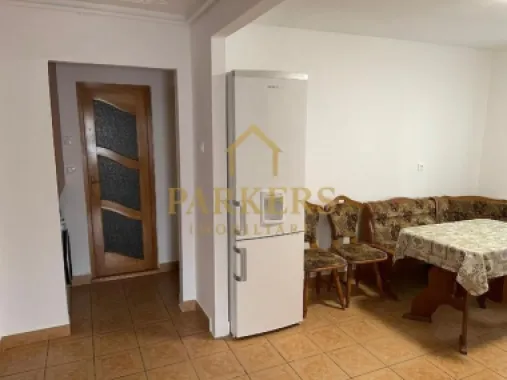 Apartament cu 2 dormitoare de vânzare, balcon închis, zona Mărăști
