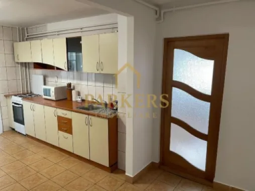 Apartament cu 2 dormitoare de vânzare, balcon închis, zona Mărăști