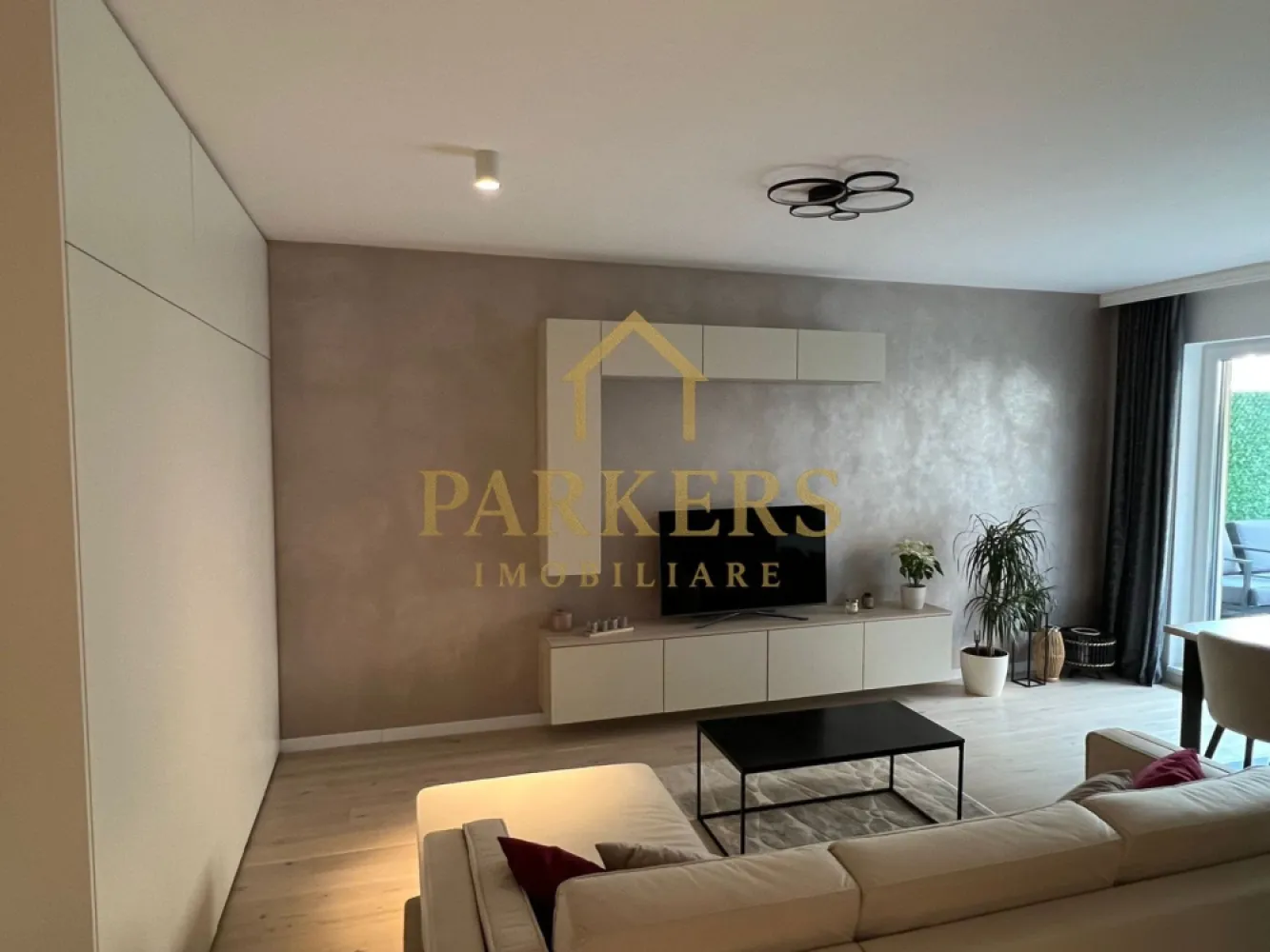 Apartament modern 2 camere și grădină proprie, semicentral-Record Park