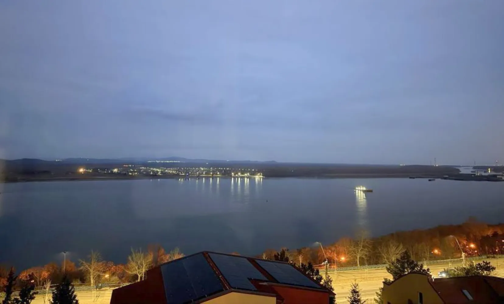 Inchiriere - 3 camere mobilate si utilate premium - Faleza Dunarii