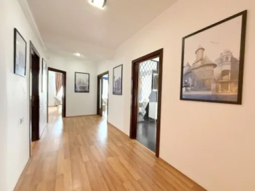 Vanzare -3 camere lux, vedere la Dunare – Faleza, 105 mp, 240.000 euro
