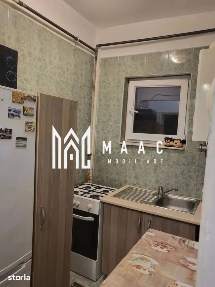 Apartament 2 camere | Nord | Centrala proprie | - MAAC Imobiliare vă propune spre vânzare un apartament cu 2 camere, situat în Zona Nord din Râmnicu Vâlcea, cu acces din Strada Republicii, într-o locație excelentă, aproape de Spitalul Județean, Liceul Sanitar și Grădinița Nord 1.

Poziționat la etajul 4, apartamentul este o alegere foarte bună atât pentru locuit, cât și pentru investiție, datorită amplasării într-o zonă cu cerere ridicată.

Caracteristici principale:
Apartament cu 2 camere
Suprafață utilă: 29 mp
Etaj 4
Se vinde complet mobilat și utilat
Disponibil pentru mutare imediată
Compartimentare:
Living
Dormitor
Bucătărie
Baie
Hol
Dotări:
Centrală termică proprie, nouă
Mobilier inclus
Electrocasnice incluse
Locuință pregătită pentru mutare
Avantaje:
Zonă foarte bine cotată
În apropierea Spitalului Județean și a Liceului Sanitar
Grădinița Nord 1 situată în spatele blocului
Acces rapid către magazine, farmacii, școli și mijloace de transport
Ideal pentru o persoană, un cuplu sau pentru investiție în vederea închirierii
Costuri reduse de întreținere

Datorită amplasării excelente și faptului că se vinde complet mobilat și utilat, această proprietate reprezintă o oportunitate excelentă pentru locuire sau investiție.

Pentru mai multe informații și programarea unei vizionări, echipa MAAC Imobiliare vă stă la dispoziție.ID 3206767