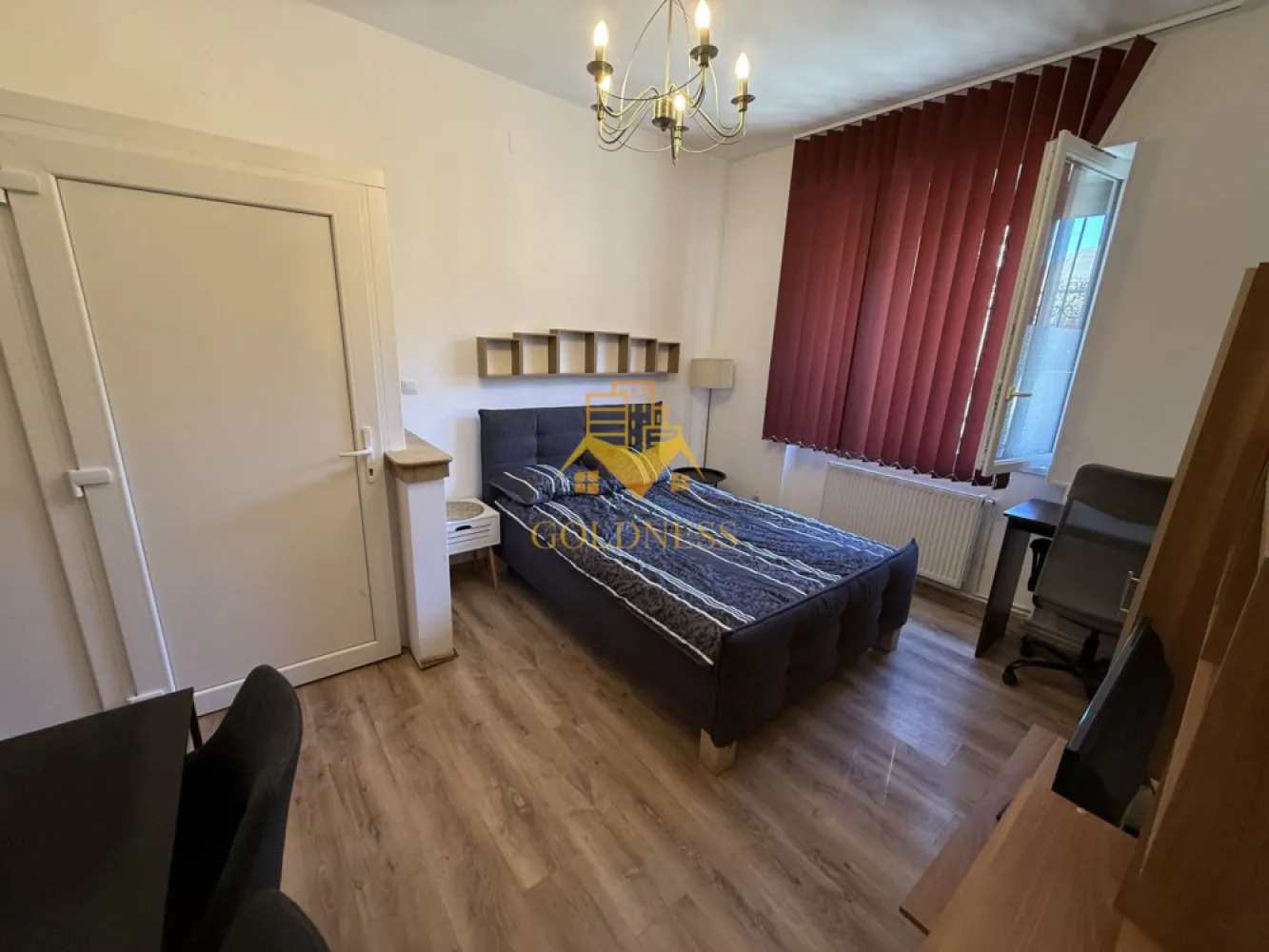 Garsoniera, UMF, Platinia, Piezisa, Central, Motilor - GOLDNESS Imobiliare vă propune spre închiriere o garsoniera complet mobilat și utilat, la parterul unui imobil de 1 etaj, într-o zona centrala! Se afla in fata facultatii de medicina! Se află în apropierea stațiilor de transport în comun, magazine, restaurante, spații verzi, farmacii, etc. Apartamentul este compartimentat astfel: - dormitor cu pat matrimonial, dressing, noptiere - bucatarie complet utilată și mobilată, loc de servit masa - baie cu dus walk-in , calorifer port prosop și dulap pentru depozitare. Imobilul este dotat cu toate cele necesare- centrală proprie, frigider, aragaz, hotă, mașină de spălat haine, etc. Dacă sunteți interesați de acest apartament și doriți să îl vizionați, dar și pentru alte oferte nu ezitați să ne contactați telefonic sau prin e-mail. Vă stăm la dispoziție! Pentru intermediere se percepe un comision de 50% din prețul chiriei! }}