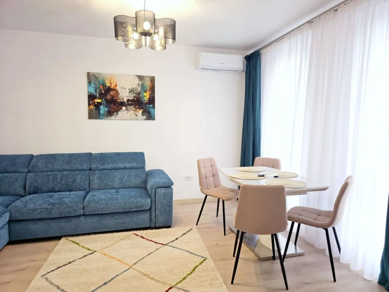 Apartament cu 2 camere mobilat si utilat, bloc nou - Prima inchiriere