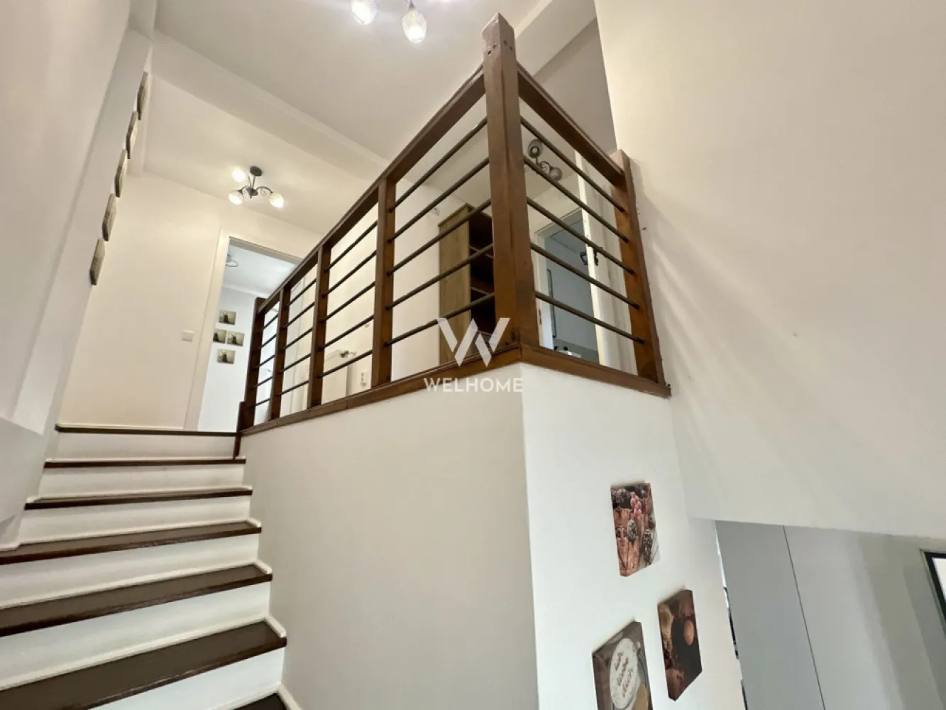 Casa la cheie, curte individuala, jaluzele electrice, aer conditionat