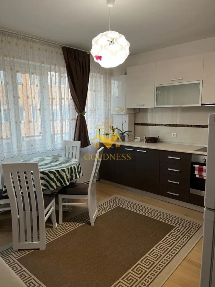 1 camera, Buna ziua, Lidl, Grand Hotel Italia, Fagului, Home Garden - GOLDNESS Imobiliare vă propune spre închiriere un apartament cu 1 camere complet mobilat și utilat, la etajul 2 într-un imobil de 4 etaje, în Cartierul Buna ziua.
Dispune de loc de parcare!
Se află în apropierea stațiilor de transport în comun, magazine, restaurante, spații verzi, farmacii, etc. 

Apartamentul este compartimentat astfel:
 - dormitor cu pat matrimonial, dressing, noptiere
 - bucătărie cu canapea extensibilă, complet utilată și mobilată, loc de servit masa 
 - baie cu cada, calorifer port prosop și dulap pentru depozitare.
 - balcon 4mp.

Imobilul este dotat cu toate cele necesare- centrală proprie, frigider, aragaz, hotă, mașină de spălat haine, etc. 

Dacă sunteți interesați de acest apartament și doriți să îl vizionați, dar și pentru alte oferte nu ezitați să ne contactați telefonic sau prin e-mail. Vă stăm la dispoziție!
Pentru intermediere se percepe un comision de 50% din prețul chiriei!