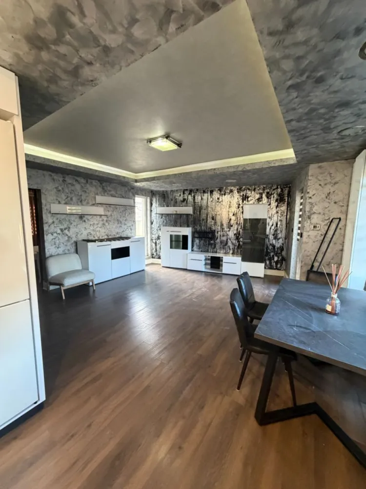 Apartament modern , parter , in apropierea Liceului Logos