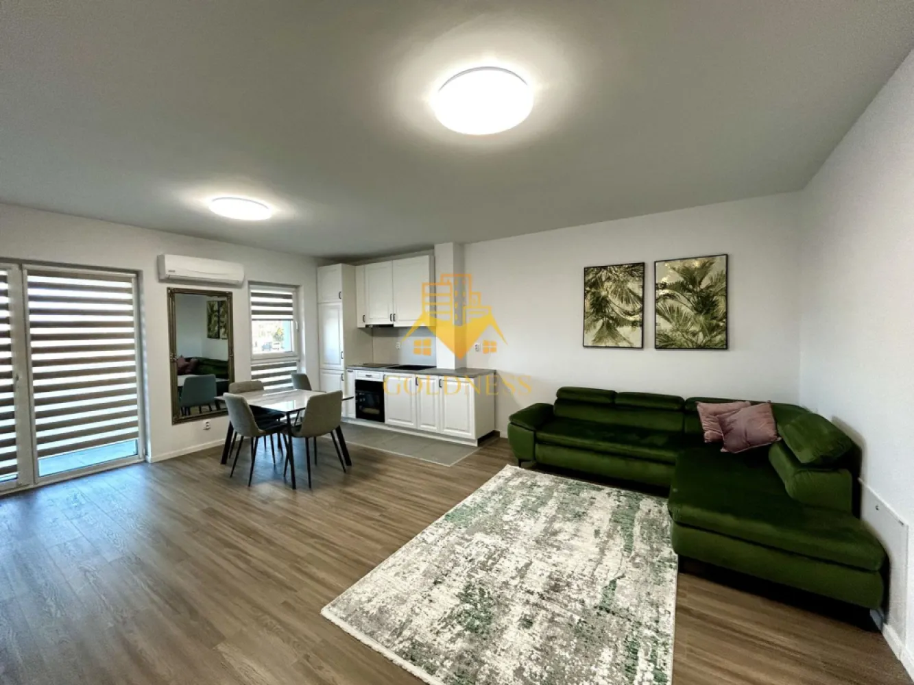2 camere open space, Modern, Parcare, Vivo, Zona Oncos, Floresti - GOLDNESS Imobiliare vă propune spre închiriere un apartament cu 2 camere complet mobilat și utilat, la etajul 1 într-un imobil de 7 etaje, situat în Floresti. Dispune de loc de parcare subterana! Se află în apropierea stațiilor de transport în comun, magazine, restaurante, spații verzi, farmacii, etc. Apartamentul este compartimentat astfel: - dormitor cu pat matrimonial, dressing, noptiere - living cu bucatarie open space complet utilată și mobilată, canapea extensibilă, loc de servit masa - baie cu dus walk-in, calorifer port prosop și dulap pentru depozitare. - balcon de 7 mp. Imobilul este dotat cu toate cele necesare- centrală proprie, frigider, aragaz, hotă, mașină de spălat haine, etc. Dacă sunteți interesați de acest apartament și doriți să îl vizionați, dar și pentru alte oferte nu ezitați să ne contactați telefonic sau prin e-mail. Vă stăm la dispoziție! Pentru intermediere se percepe un comision de 50% din prețul chiriei! }}
