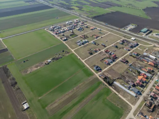 Teren 3.600 mp în Curtici, 2 fronturi stradale – La doar 20 km de Arad