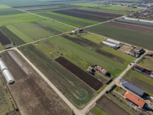 Teren 3.600 mp în Curtici, 2 fronturi stradale – La doar 20 km de Arad