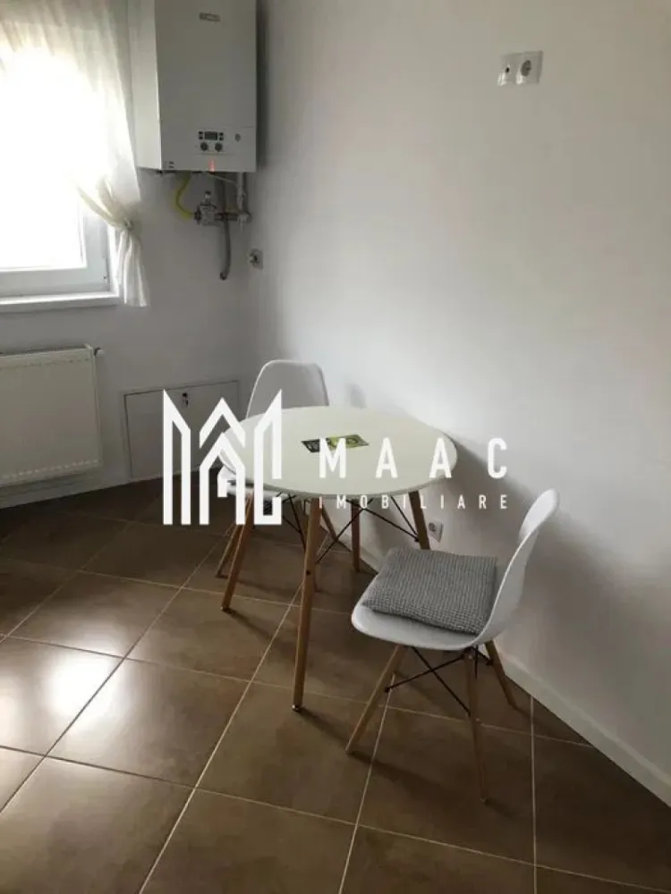 Apartament 2 Camere | 45 Mp | Zona Deventer - MAAC Imobiliare vă propune spre vânzare un apartament modern cu 2 camere, situat într-o zonă liniștită și bine conectată! Acest apartament de 45 mp oferă un spațiu primitor și eficient compartimentat, perfect pentru confortul zilnic. Situat la etajul 1, beneficiază de luminozitate naturală pe tot parcursul zilei. Finisajele sunt de înaltă calitate, iar fiecare detaliu este gândit pentru a oferi un stil de viață modern și relaxant. Livingul are un design contemporan, ideal pentru momentele de relaxare. Bucătăria este complet utilată și pregătită pentru gătit în cele mai bune condiții. Localizare: Apartamentul se află într-o zonă excelentă, aproape de Parcul Țiglari, dar și de importante instituții de învățământ – licee, școli și facultăți. Accesul la transportul public este facil, cu stații de autobuz în imediata apropiere. De asemenea, zona oferă magazine, farmacii și servicii medicale, toate la câțiva pași distanță. Nu rata ocazia de a descoperi acest apartament deosebit! Programează o vizionare și transformă-l în noul tău cămin! Pentru mai multe detalii, vă rugăm să specificați ID-ul anunțului:CP2798036 }}