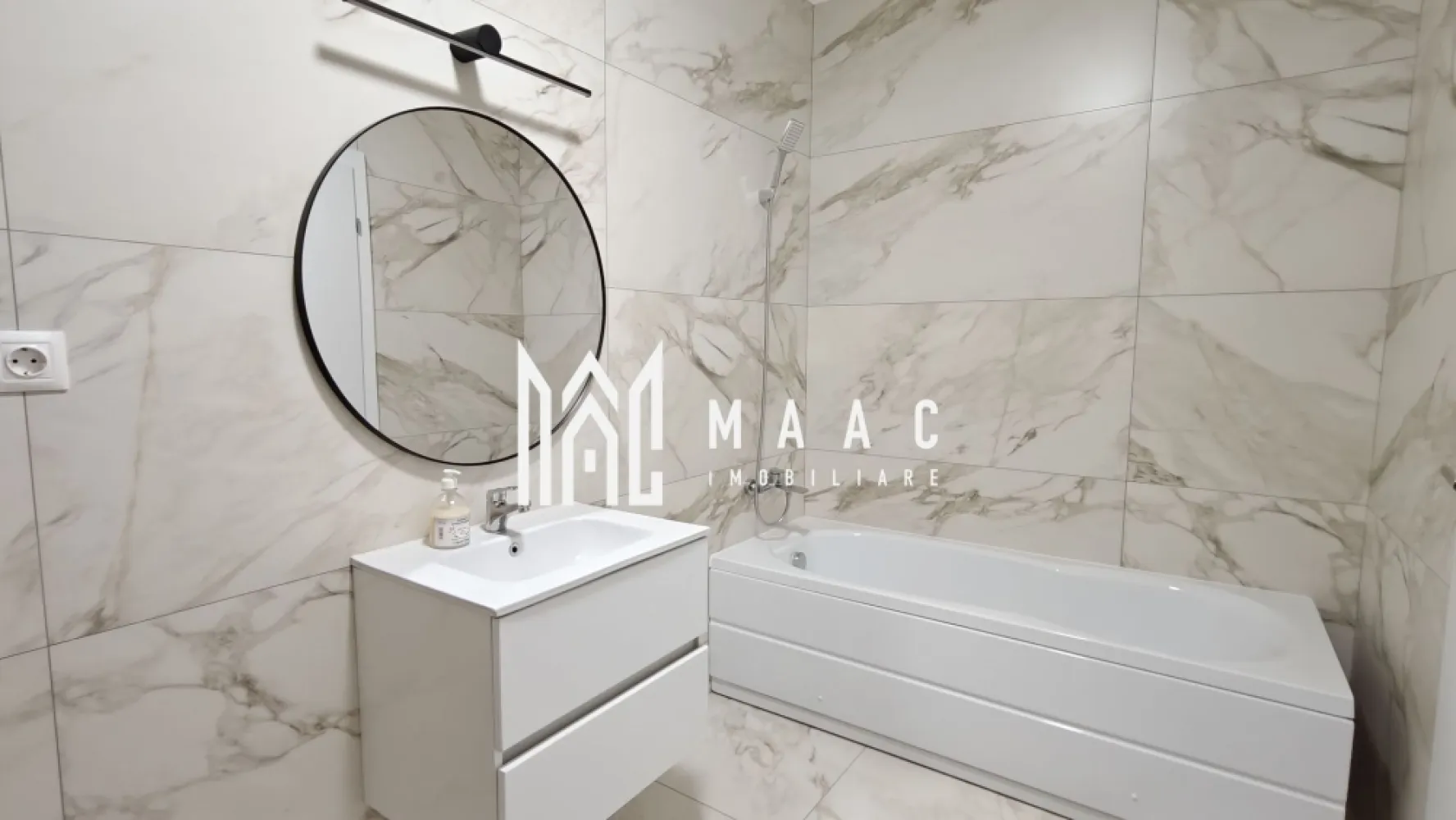 Apartament 3 camere 63mpu I Parcare I Pet- friendly I Stanca - MAAC Imobiliare propune spre închiriere un apartament modern, situat într-un bloc nou de pe strada Doamna Stanca, în Șelimbăr. Locuința este la prima închiriere și oferă confort, spațiu generos și dotări complete. Caracteristici principale - Suprafață utilă: 63 mp, Etaj 2, orientare sudică Compartimentare: - Living open-space cu bucătărie și acces pe balcon - 2 dormitoare (al doilea dormitor va fi mobilat la cererea chiriașului) - Baie dotată cu cadă Mobilat și utilat complet nou, cu: - Televizor, mașină de spălat rufe, frigider + ladă frigorifică, plită, cuptor, hotă, mașină de spălat vase Alte avantaje - Loc de parcare inclus - Proprietarul acceptă animale de companie de talie mică - La semnarea contractului se achită garanția și chiria pe luna în curs. Pentru mai multe detalii și pentru a programa o vizionare, contactați MAAC Imobiliare specificând ID CP2942833. }}