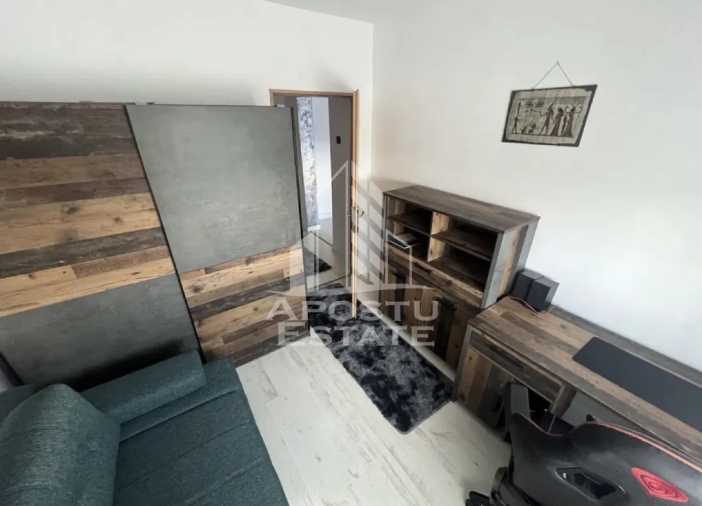 Apartament cu 3 camere ,zona Centrala