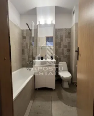 Apartament cu 3 camere ,zona Centrala