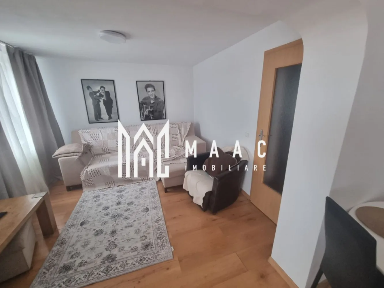 Apartament 2 camere | 51 MPU | Etaj 5 | Hipodrom 3 - MAAC Imobiliare vă propune spre vânzare un apartament cu 2 camere, situat la etajul 5 Apartamentul are o suprafață utilă de 51 mp și este amplasat într-o zonă bine dezvoltată, cu acces rapid la toate facilitățile necesare vieții de zi cu zi. Caracteristici proprietate: Suprafață utilă: 51 mp Etaj: 5 Structură solidă: Exterior din cărămidă Casa scării din BCA Pereți interiori din rigips Apartamentul se vinde exact ca în poze Avantaj important: Posibilitate de extindere în pod, pe întreaga suprafață a apartamentului – un real plus pentru cei care doresc spațiu suplimentar sau o investiție cu potențial. Localizare și facilități: Grădiniță de stat chiar la scara blocului Magazine alimentare, farmacie Școală și liceu în apropiere Stație de autobuz la câțiva pași Zona este practică, bine conectată și foarte potrivită atât pentru locuire, cât și pentru investiție. Pentru mai multe detalii precizati telefonic ca ati vazut anuntul cu ID: CP2906686 }}