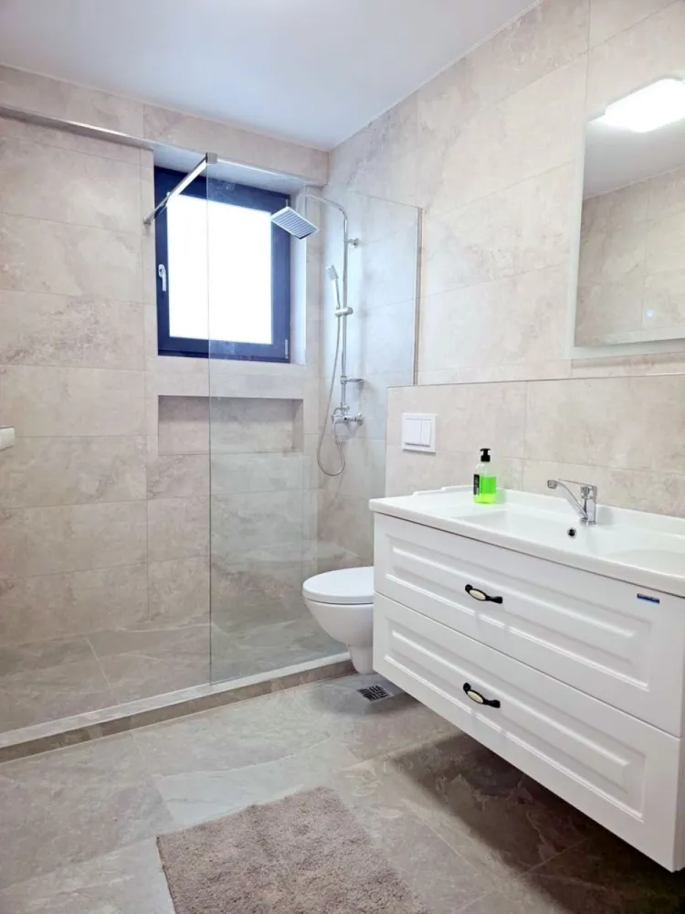 Apartament cu 2 camere mobilat si utilat, bloc nou - Prima inchiriere