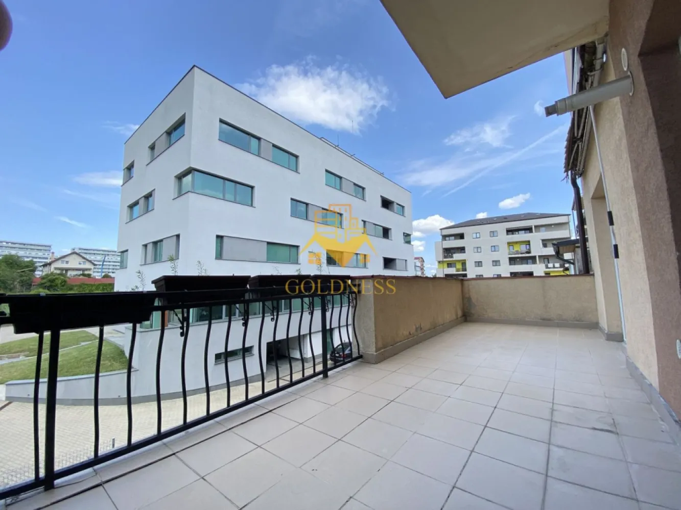 Apartament 2 camere bloc nou Buna Ziua Etajul 1!