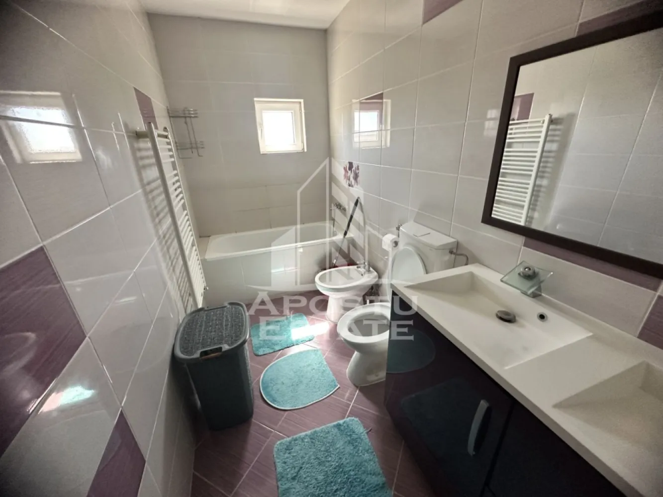 Apartament cu 3 camere, zona Soarelui, 72mp, Centrala proprie