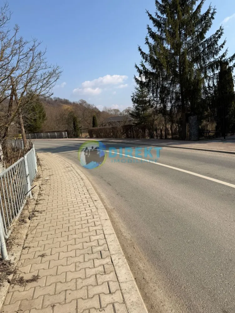 Teren intravilan ,situat pe Strada Ghinzii - Agentia Direkt Imobiliare propune spre vanzare teren intravilan ideal consructie casa . Terenul este pozitionat direct la strada Ghinzii cu o deschidere de 30 ml . Dispune de toate utiliatile la front . inclinatie -plat. I }}