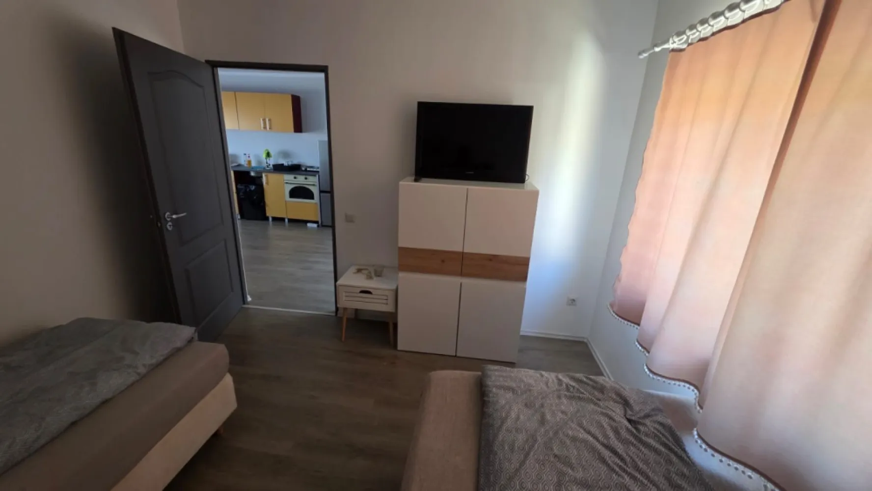 De vanzare hala+teren +2 apartamente la doar 7 km Bistrita