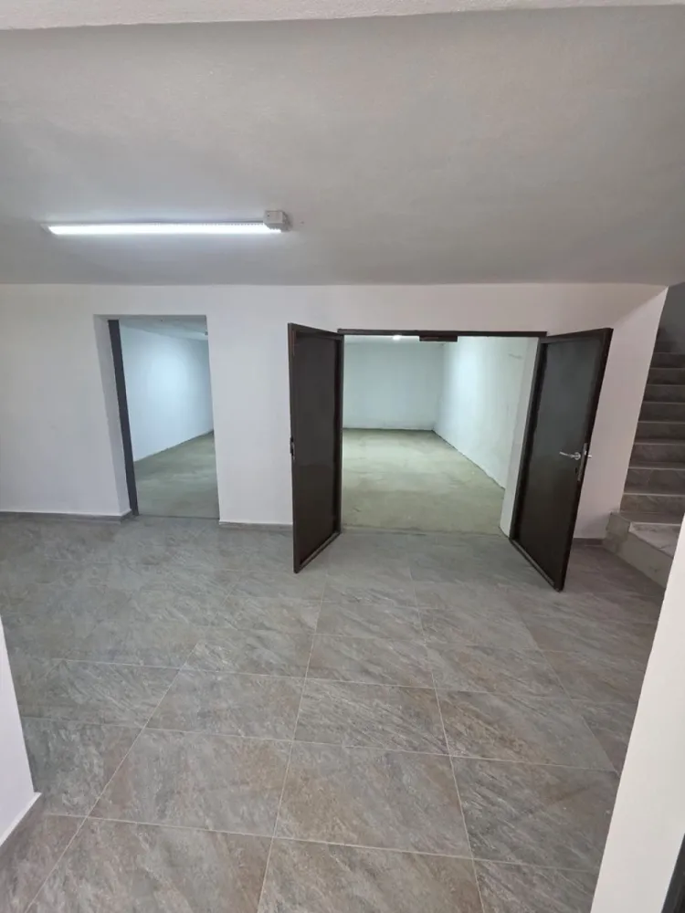 De vanzare hala+teren +2 apartamente la doar 7 km Bistrita