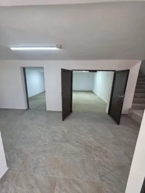 De vanzare hala+teren +2 apartamente la doar 7 km Bistrita