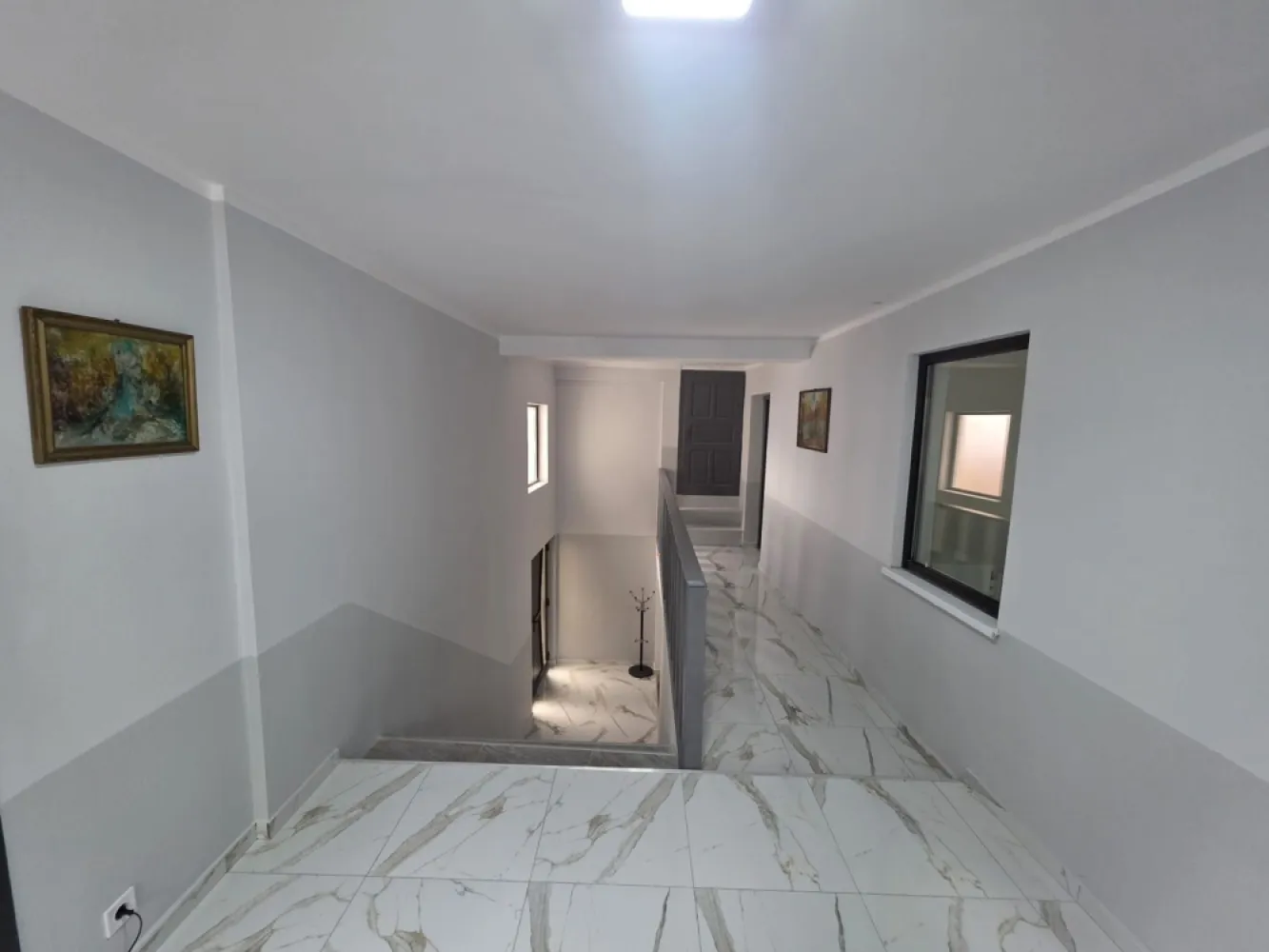 De vanzare hala+teren +2 apartamente la doar 7 km Bistrita